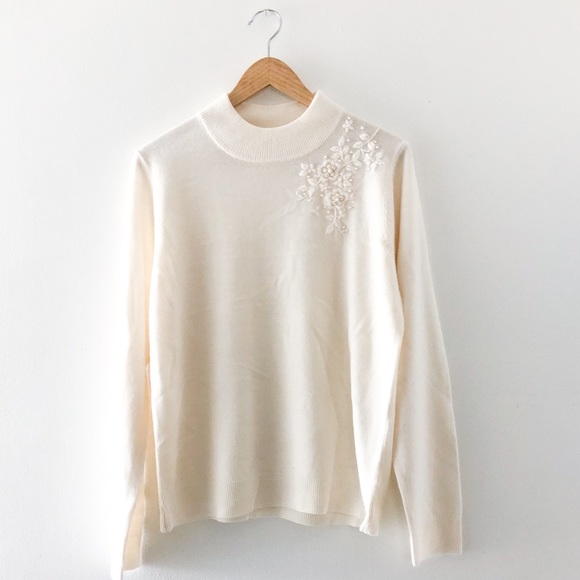 Vintage Sweaters - Traditions Vintage Sweater